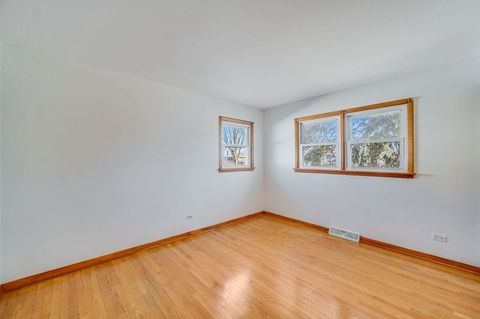 Tiny photo for 126 N Floyd Lane, Chicago Heights, IL 60411 (MLS # 12417241)