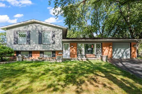 7979 Huntington Circle N Hanover Park IL 60133