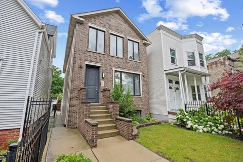 Photo of 2911 N RICHMOND Street, Chicago, IL 60618 (MLS # 12710237)
