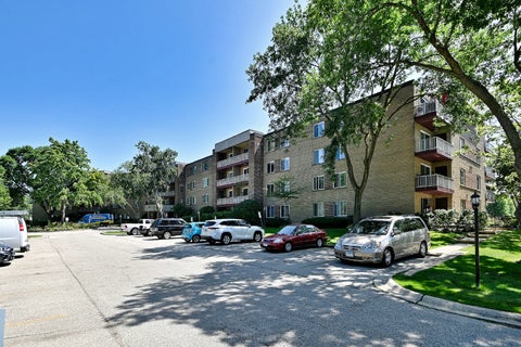 Tiny photo for 945 E Kenilworth Avenue #325, Palatine, IL 60074 (MLS # 12734905)