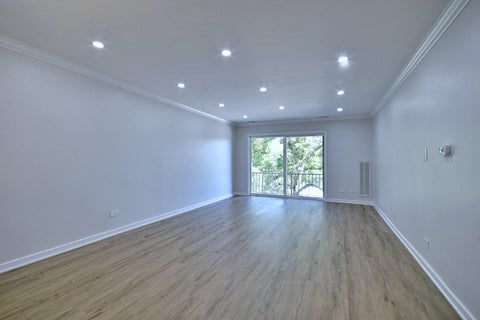 Tiny photo for 945 E Kenilworth Avenue #325, Palatine, IL 60074 (MLS # 12734905)