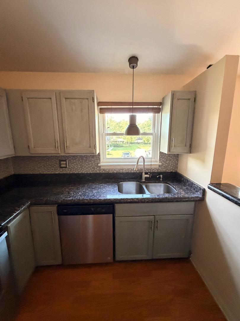 156 W Golf Road C