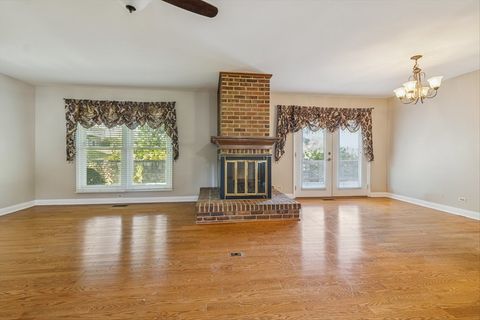 Tiny photo for 417 River Bluff Circle, Naperville, IL 60540 (MLS # 12537022)