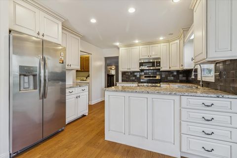 Tiny photo for 417 River Bluff Circle, Naperville, IL 60540 (MLS # 12537022)