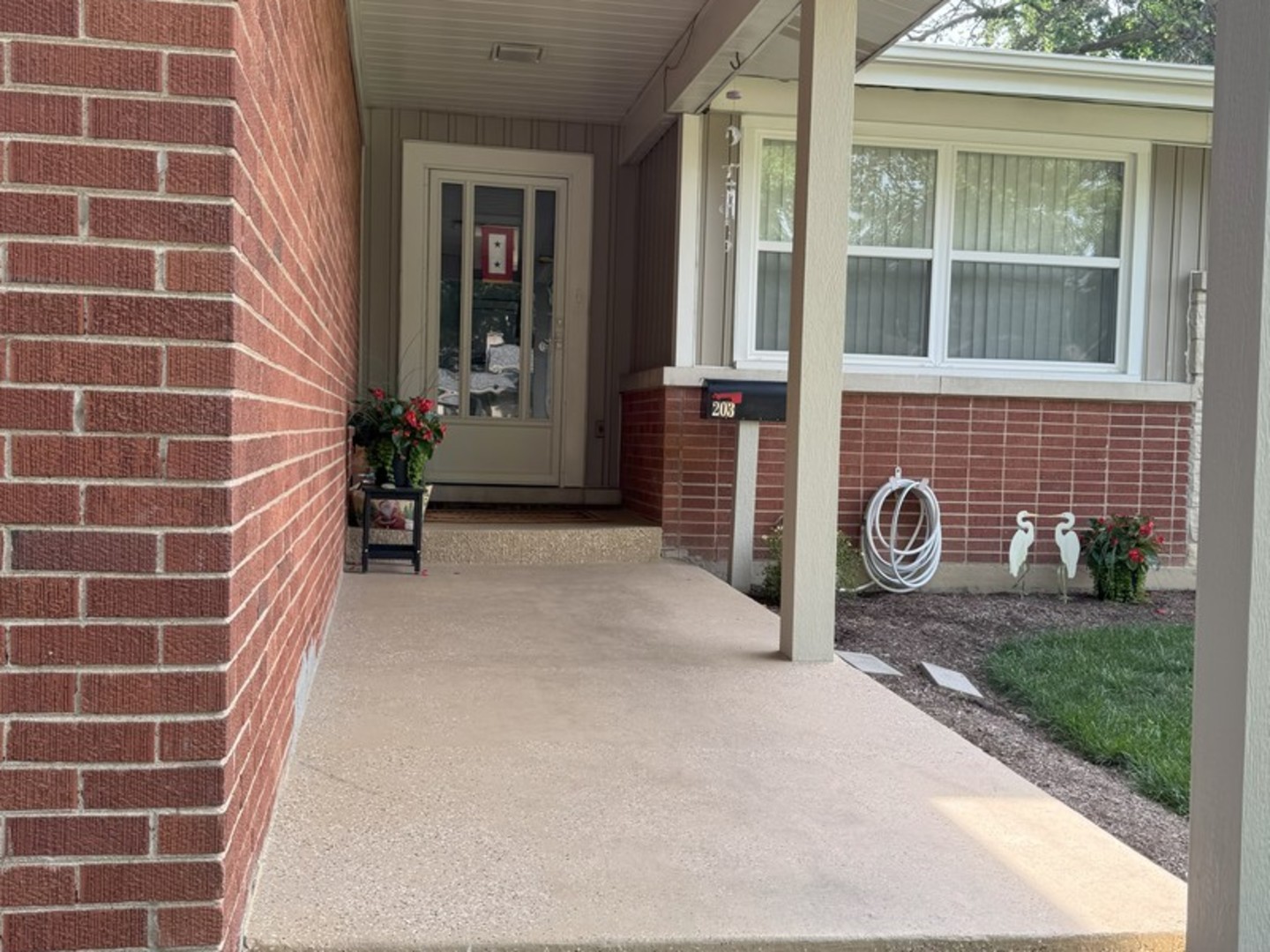 203 S See Gwun Avenue