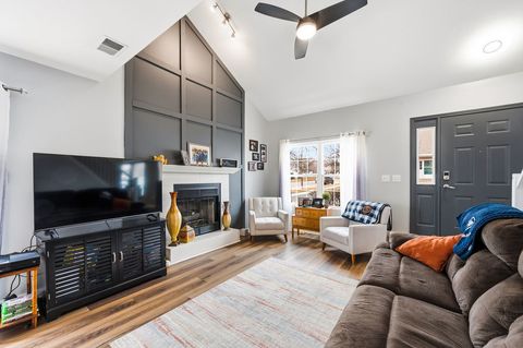 Tiny photo for 1424 Root Street, Crest Hill, IL 60403 (MLS # 12580405)