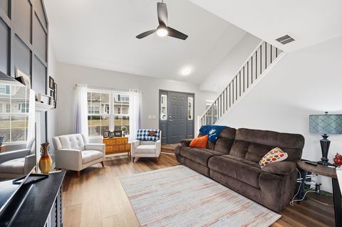 Tiny photo for 1424 Root Street, Crest Hill, IL 60403 (MLS # 12580405)