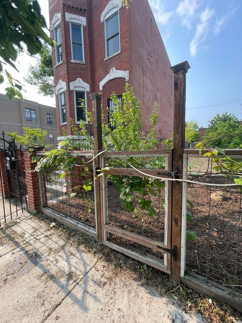 Tiny photo for 2058 W Washington Boulevard, Chicago, IL 60612 (MLS # 12499012)