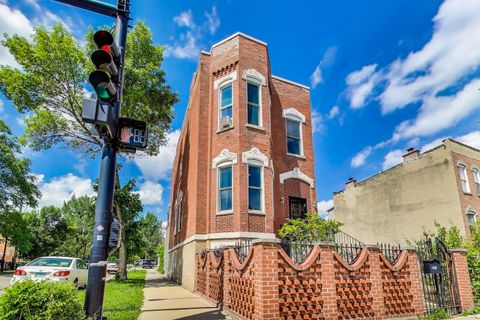 Tiny photo for 2058 W Washington Boulevard, Chicago, IL 60612 (MLS # 12499012)
