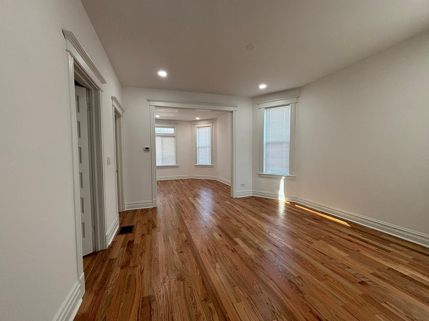 5652 S Shields Avenue - Photo 4