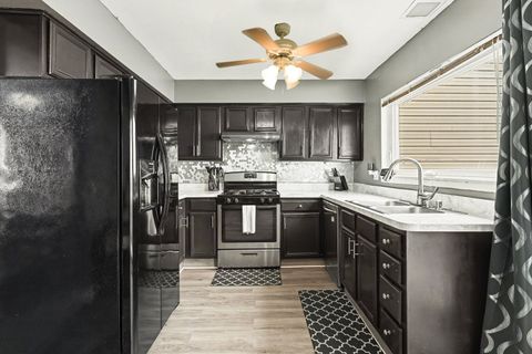 Tiny photo for 554 Alton Court, Carol Stream, IL 60188 (MLS # 12602409)