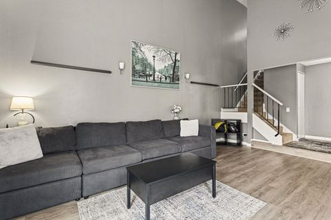 Tiny photo for 554 Alton Court, Carol Stream, IL 60188 (MLS # 12602409)