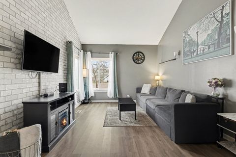 Tiny photo for 554 Alton Court, Carol Stream, IL 60188 (MLS # 12602409)