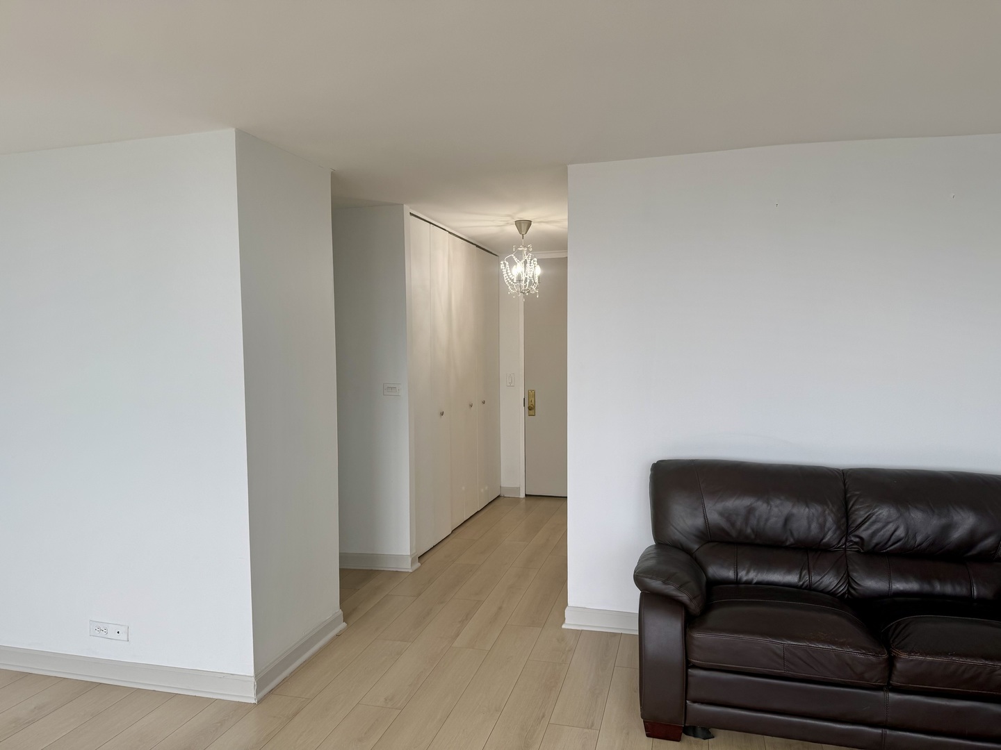 655 W Irving Park Road 4805