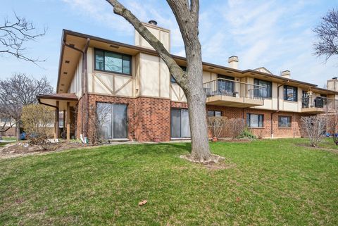 Tiny photo for 755 Whalom Lane #2c2, Schaumburg, IL 60173 (MLS # 12631316)