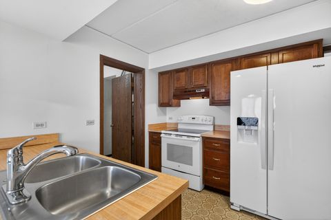 Tiny photo for 755 Whalom Lane #2c2, Schaumburg, IL 60173 (MLS # 12631316)