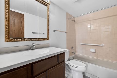 Tiny photo for 755 Whalom Lane #2c2, Schaumburg, IL 60173 (MLS # 12631316)