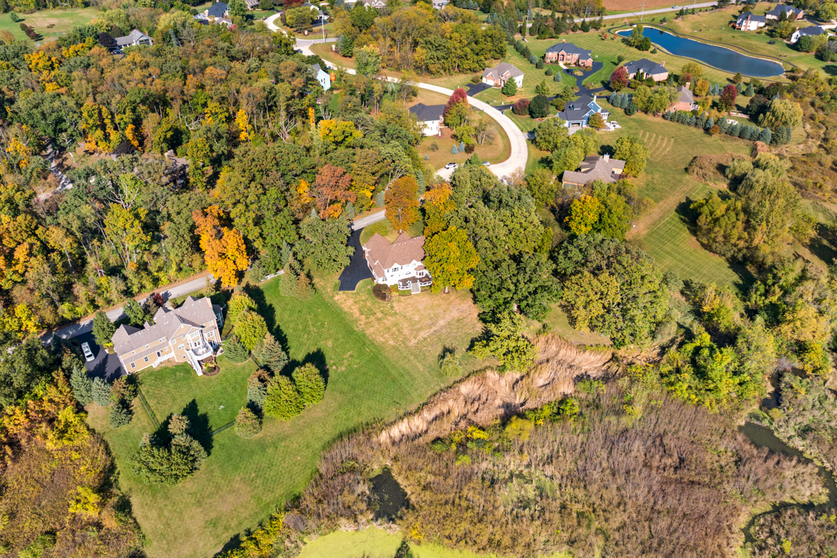 40W513 Old Mill Court