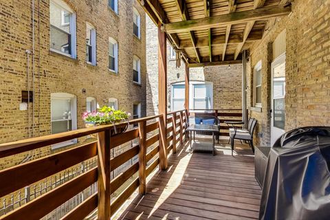 Tiny photo for 3055 W Sunnyside Avenue #1, Chicago, IL 60625 (MLS # 12462164)