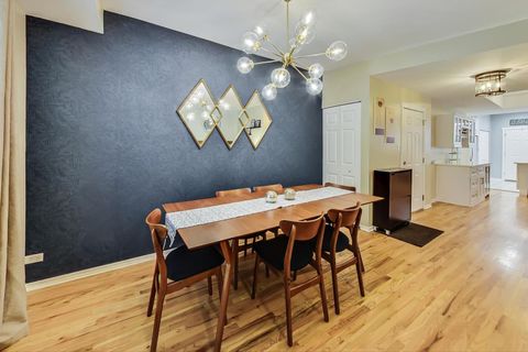 Tiny photo for 3055 W Sunnyside Avenue #1, Chicago, IL 60625 (MLS # 12462164)