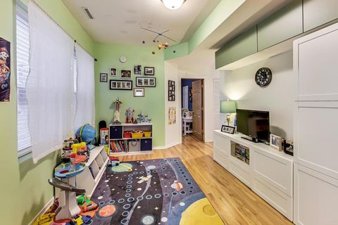 Tiny photo for 3055 W Sunnyside Avenue #1, Chicago, IL 60625 (MLS # 12462164)