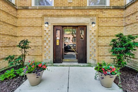 Tiny photo for 3055 W Sunnyside Avenue #1, Chicago, IL 60625 (MLS # 12462164)
