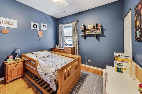 Tiny photo for 3055 W Sunnyside Avenue #1, Chicago, IL 60625 (MLS # 12462164)
