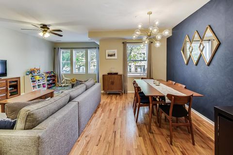 Tiny photo for 3055 W Sunnyside Avenue #1, Chicago, IL 60625 (MLS # 12462164)