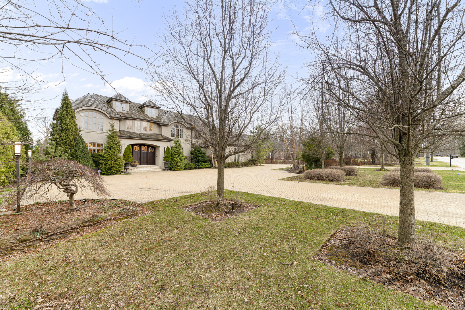 1755 Sunnyside Avenue