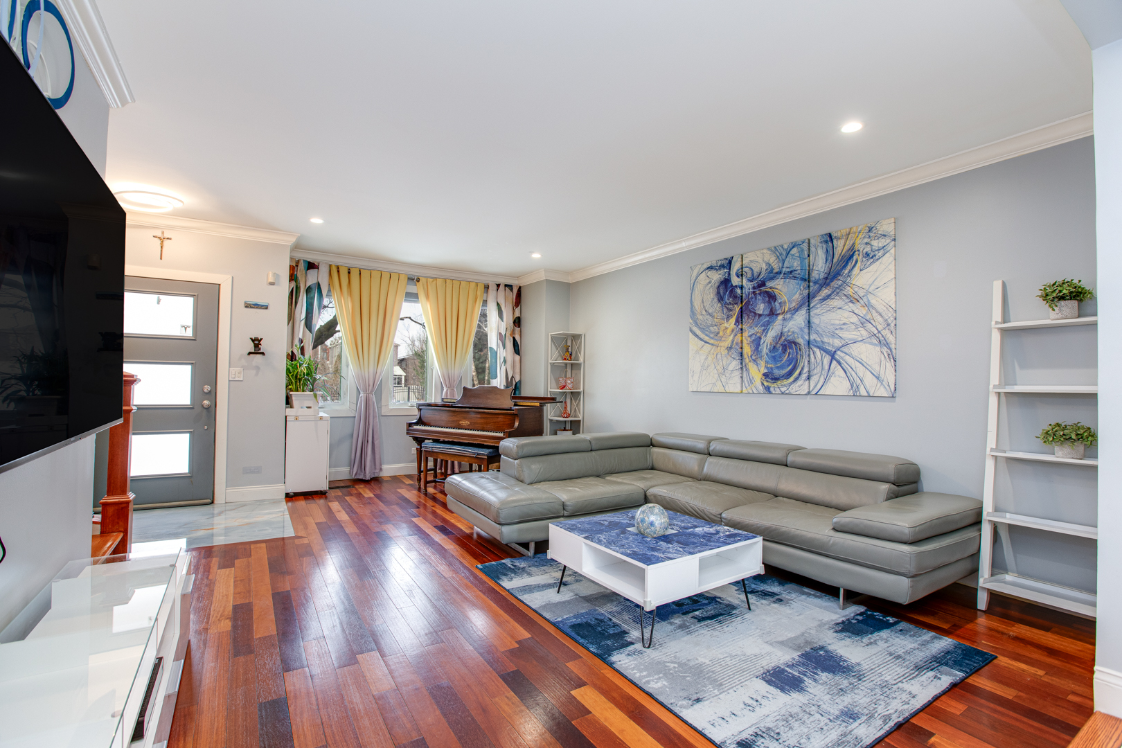 455 W 38th Street