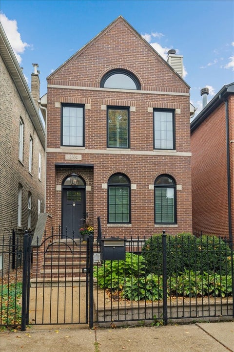 Photo of 2332 W Dickens Avenue, Chicago, IL 60647 (MLS # 12776951)