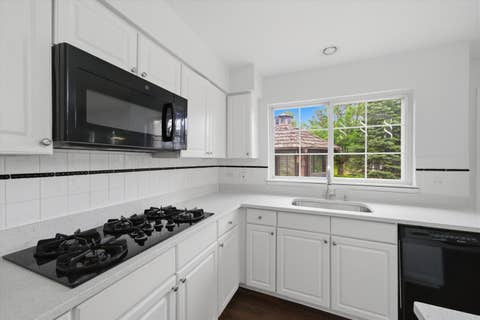 Tiny photo for 2210 Fieldcrest Drive, Mundelein, IL 60060 (MLS # 12739581)