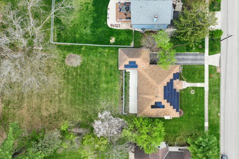 Tiny photo for 155 N Lincoln Avenue, Carpentersville, IL 60110 (MLS # 12624664)