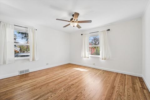 Tiny photo for 155 N Lincoln Avenue, Carpentersville, IL 60110 (MLS # 12624664)