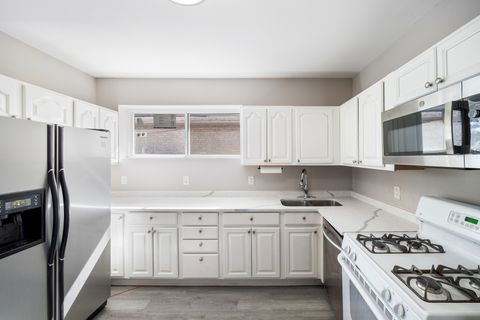 Tiny photo for 2431 Gunderson Avenue, Berwyn, IL 60402 (MLS # 12589441)