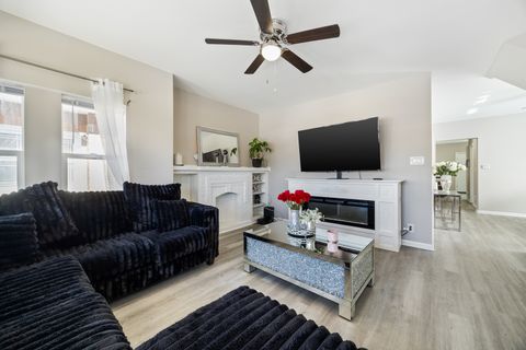 Tiny photo for 2431 Gunderson Avenue, Berwyn, IL 60402 (MLS # 12589441)