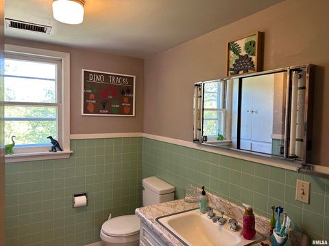 Tiny photo for 407 W WATER Street, Pinckneyville, IL 62274 (MLS # EB450644)