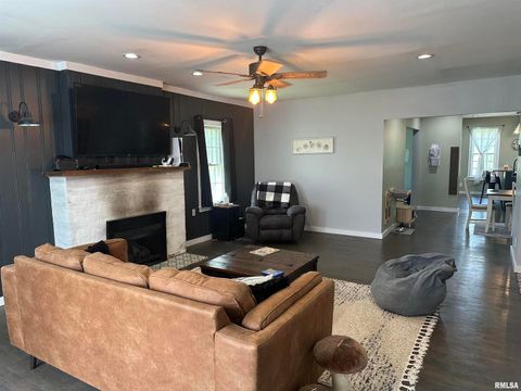 Tiny photo for 407 W WATER Street, Pinckneyville, IL 62274 (MLS # EB450644)