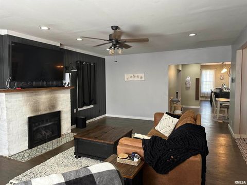 Tiny photo for 407 W WATER Street, Pinckneyville, IL 62274 (MLS # EB450644)