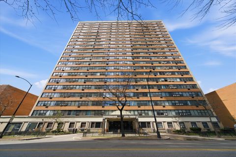Photo of 6030 N SHERIDAN Road #1001, Chicago, IL 60660 (MLS # 12618499)