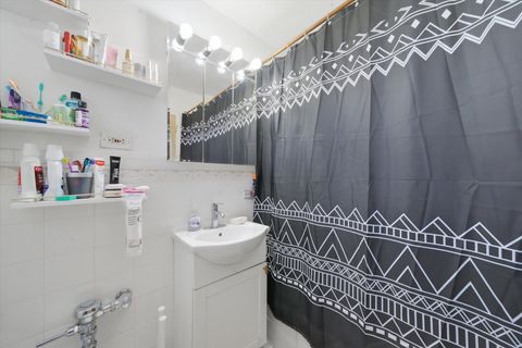 Tiny photo for 6030 N SHERIDAN Road #1001, Chicago, IL 60660 (MLS # 12618499)