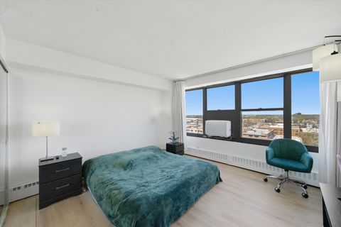 Tiny photo for 6030 N SHERIDAN Road #1001, Chicago, IL 60660 (MLS # 12618499)