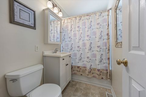 Tiny photo for Carol Stream, IL 60188 (MLS # 12574386)