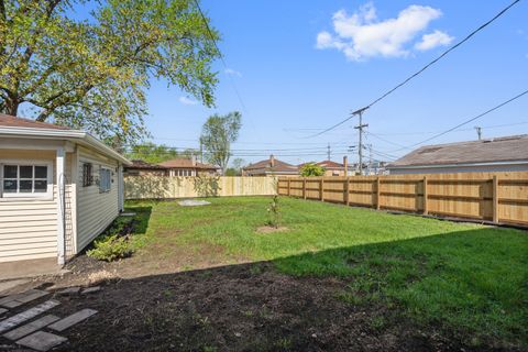 Tiny photo for 9520 MAJOR Avenue, Oak Lawn, IL 60453 (MLS # 12586444)