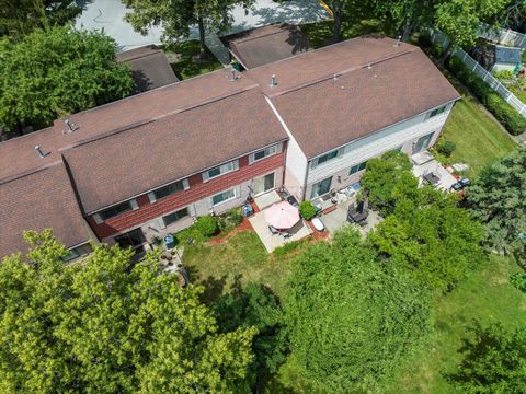 Tiny photo for 425 Commanche Trail #425, Wheeling, IL 60090 (MLS # 12477669)