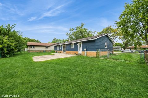 A home in Elk Grove Village