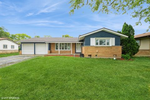 A home in Elk Grove Village