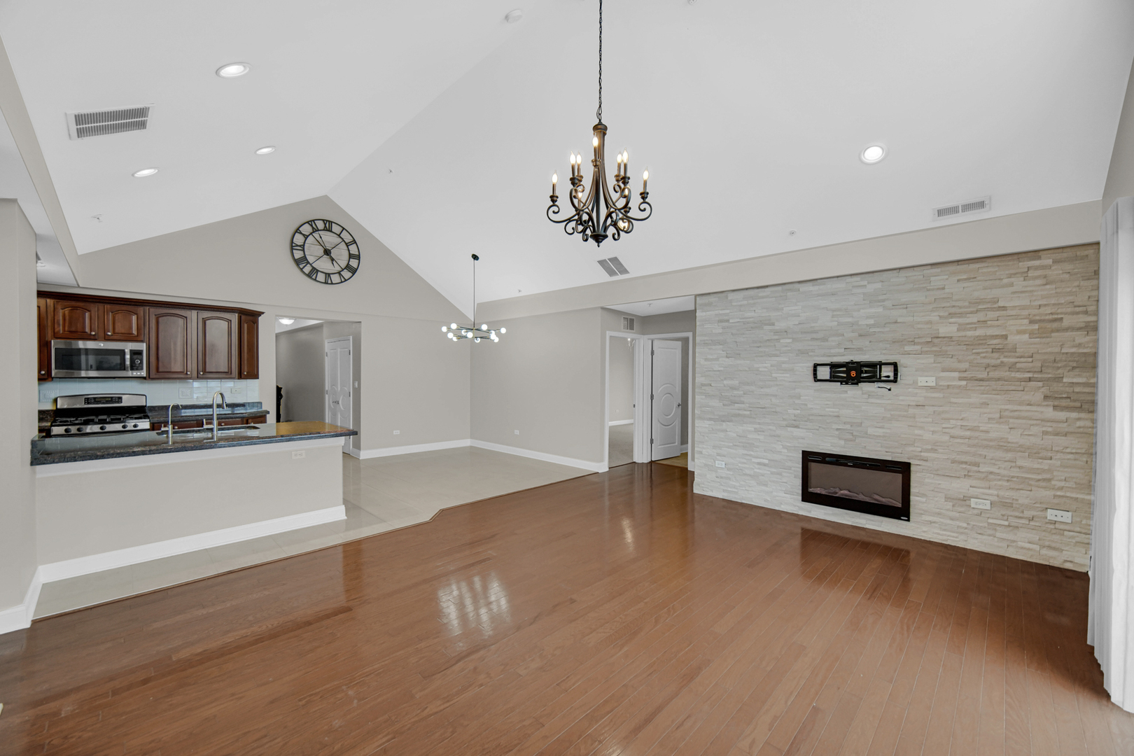 9400 S 79th Avenue 3F