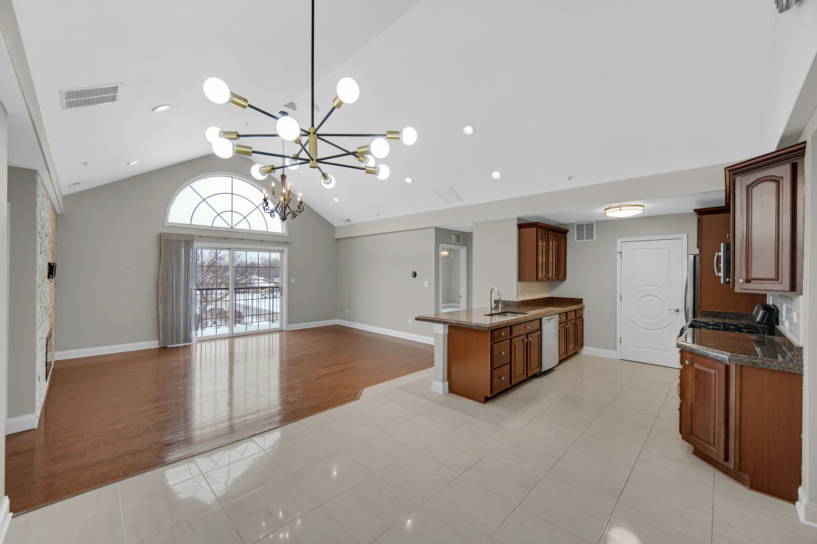 9400 S 79th Avenue 3F