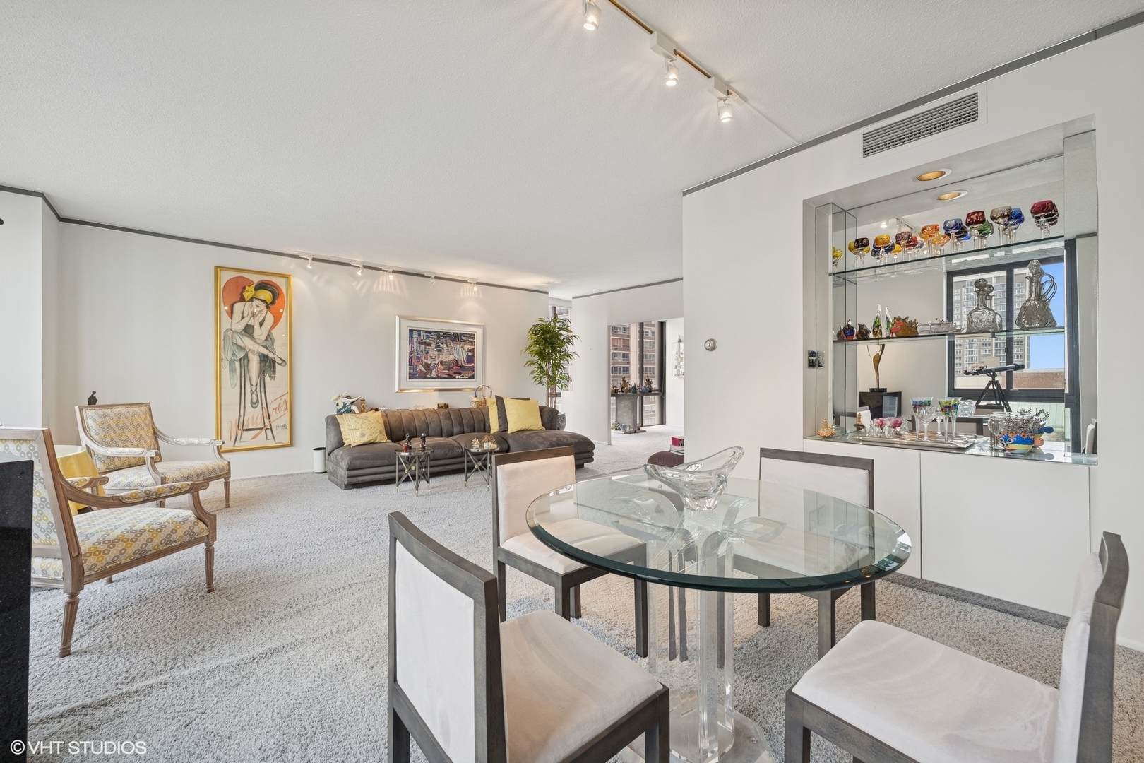 1530 N Dearborn Parkway 9S